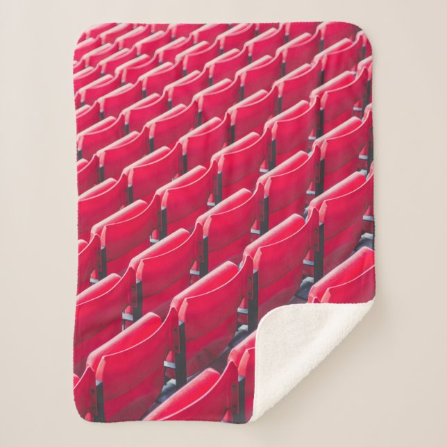Rote Theaterstühle Sherpadecke (Vorderseite)