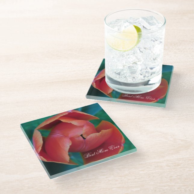 Rote Tulpe Makrofoto Personalisierter Untersetzer (Schrägansicht)