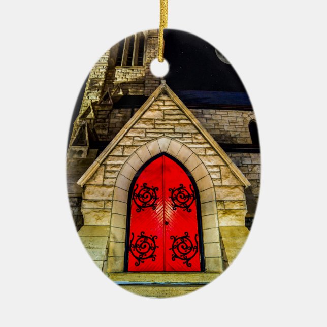 Rote Tür zur Kirche mit Mond Keramik Ornament (Vorne)