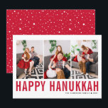 Rote Typografie Foto Collage Happy Hanukkah Feiertagskarte<br><div class="desc">Happy Hanukka! Individuell anpassbare Happy Hanukkah Foto Collage flache Karte mit roter Typografie und Schneemuster. Personalisieren Sie Ihre Daten durch Hinzufügen von drei Fotos,  Namen,  Jahr und anderen Details. Diese moderne Hanukkah-Flachkarte ist in anderen Farben und mit Karton erhältlich.</div>