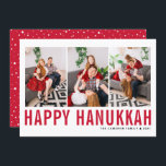 Rote Typografie Foto Collage Happy Hanukkah Feiertagskarte<br><div class="desc">Happy Hanukka! Individuell anpassbare Happy Hanukkah Foto Collage flache Karte mit roter Typografie und Schneemuster. Personalisieren Sie Ihre Daten durch Hinzufügen von drei Fotos,  Namen,  Jahr und anderen Details. Diese moderne Hanukkah-Flachkarte ist in anderen Farben und mit Karton erhältlich.</div>