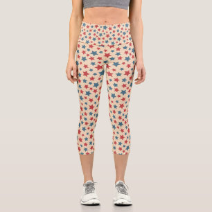 Rote und blaue Sterne, 4. Juli, beige Hintergrund Capri Leggings