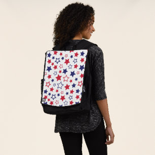 Rote und blaue Sterne, 4. Juli, weißer Hintergrund Rucksack