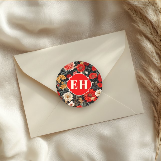 Rote und cremefarbene, dunkle, florale Rundklemme Runder Aufkleber (Von Creator hochgeladen)