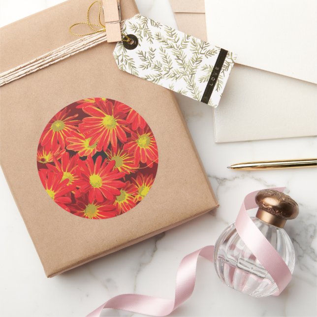 Rote und gelbe Blumen 1 Runder Aufkleber (Schenken)