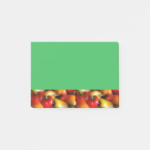 Rote und gelbe Paprikaschoten Post-it Klebezettel