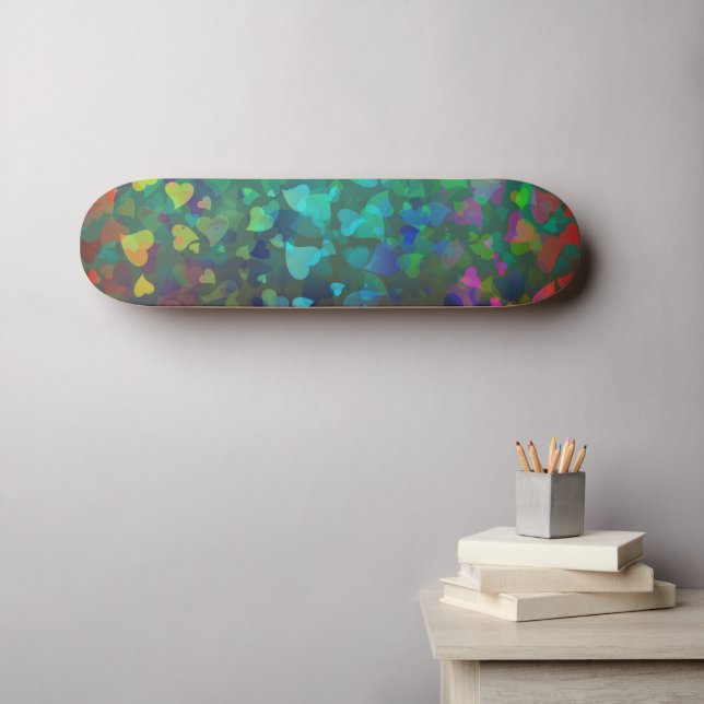 Rote und grüne herabfallende Herzen Skateboard (Wandkunst (Horz))