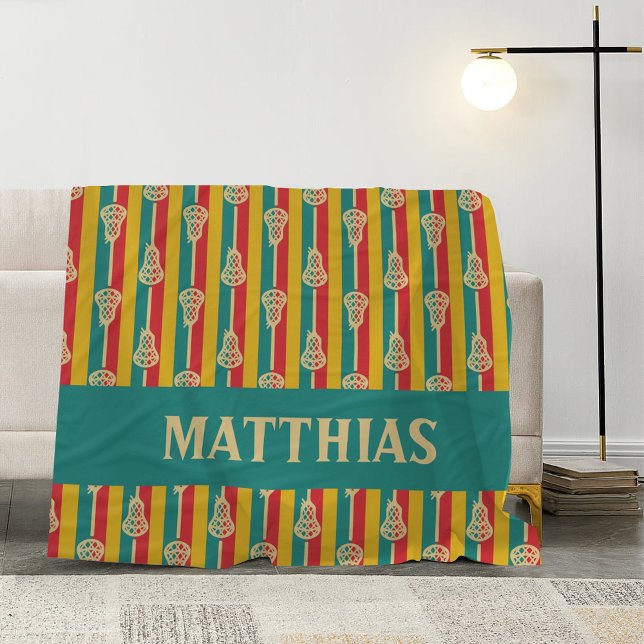 Rote und grüne Retro-Lacrosse-Sticks und -Streifen Fleecedecke (Von Creator hochgeladen)