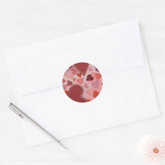 Rote und rosa Herzen Runder Aufkleber (Umschlag)