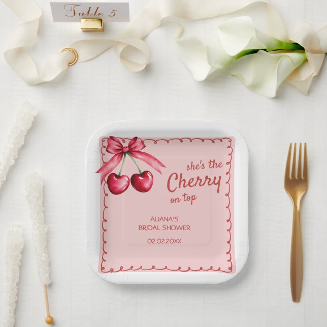 Rote und rosa Kirsche auf dem Brautparty der obere Pappteller (Hochzeit)