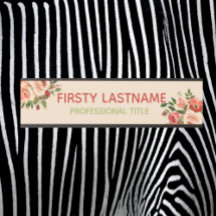 rote und rosa Rosenbügelschilder