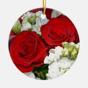 Rote und weiße Hochzeitsrosen Bouquet Keramikornament