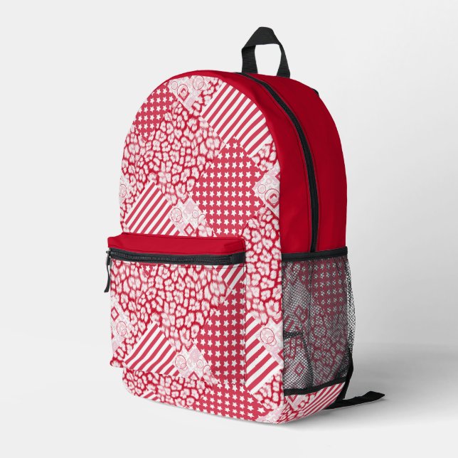 Rote und weiße Patchwork rustikal Bedruckter Rucksack (Rückseitige Ecke Rechts)
