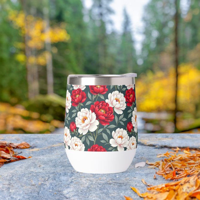 Rote und weiße Pfingstrosenblüten  (Außenbereich)