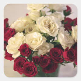 Rote und weiße Rose Quadratischer Aufkleber