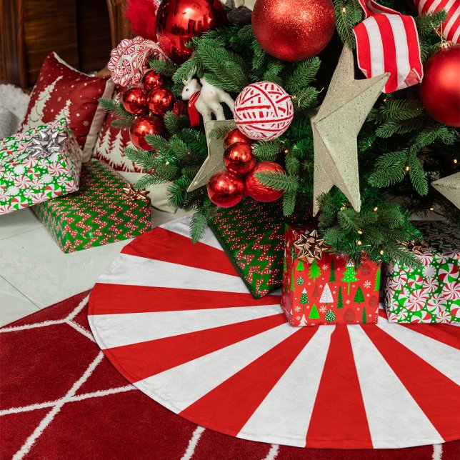 Rote und weiße Sternexplosion Streifen Polyester Weihnachtsbaumdecke (Red and White Starburst Stripes Brushed Polyester Tree Skirt)