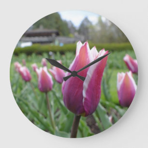 Rote und weiße Türmchen Große Wanduhr