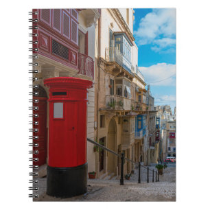 Rote Vintage-Postbox in Malta Notizblock
