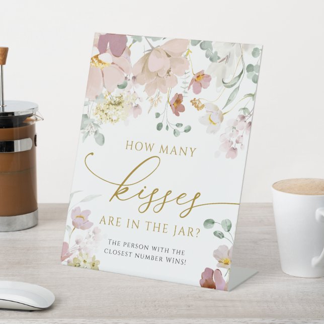 Rote Wildblumen wie viele Küsse im Jar sind Sockelschild (In SItu)