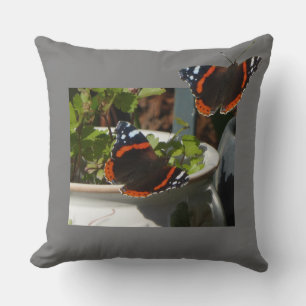 Roter Admiral Schmetterling Design Kund. Wurfkisse Kissen