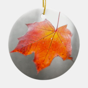 Roter Ahornleaf - Mystischer Herbst Keramikornament