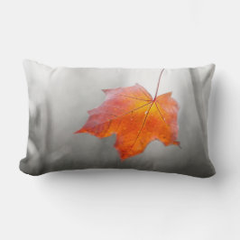 Roter Ahornleaf - Mystischer Herbst Lendenkissen