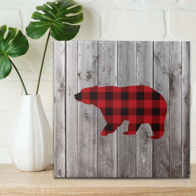 Roter Büffel karierter Bär aus rustikalem Wald Fliese (rustic woodland barn wood red buffalo plaid bear ceramic tile)