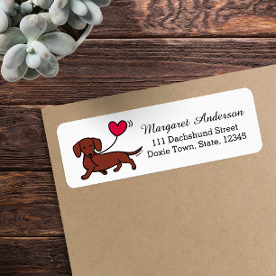 Roter Glatthaar-Dachshund lächelt Herz