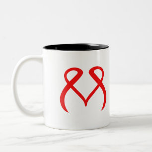 Roter Herz Buchstabe M steht für Liebe Zweifarbige Tasse