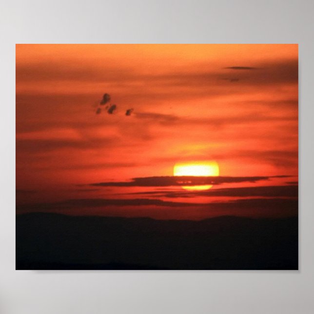 Roter Himmel über dem Tal Poster (Vorne)