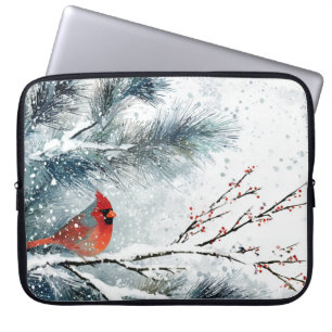 Roter Kardinal auf schneebedecktem Kiefernzweig Laptopschutzhülle