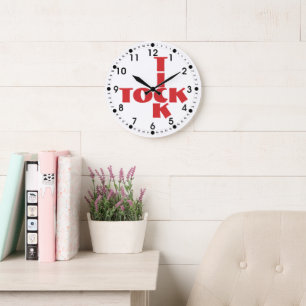 Roter Kreuzworträtsel-Ticken Tock Text Große Wanduhr