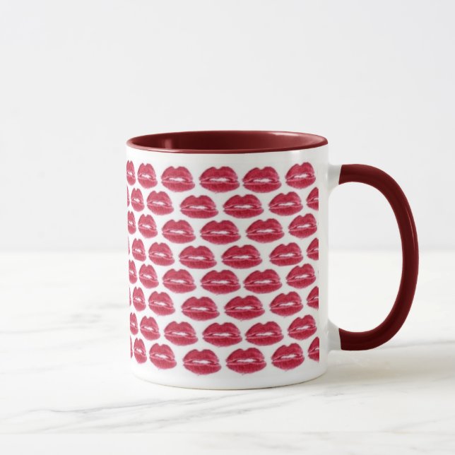 Roter Lippenstift küsst Luscious Tasse (Rechts)