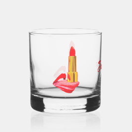 Roter Lipstick auf der Zungenschwarz mit Individue Whiskyglas
