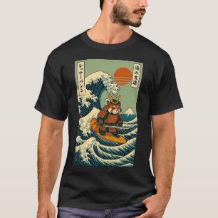 Roter Panda Samurai surft auf japanischer Welle T-Shirt