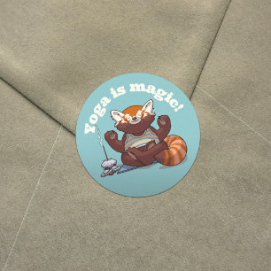 Roter Panda Yoga ist Magie! Tier-Meditations-Kunst Runder Aufkleber