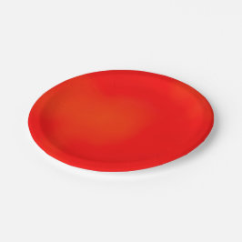 Roter Pappteller auf weißem Hintergrund