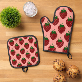 Roter Sommer Erdbeeren auf weichrosa Ofenhandschuh & Topflappen-Set