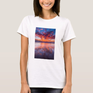 Roter Sonnenuntergang über dem Meer, Kalifornien T-Shirt