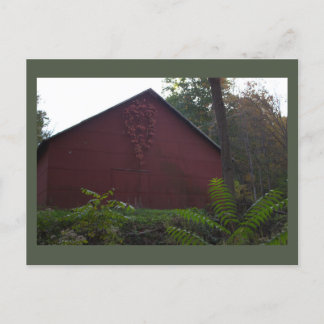 Roter Stall mit ivy Postcard Postkarte