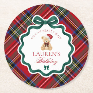 Roter Tartan Karo Weihnachtsbär Geburtstagsfeier Runder Pappuntersetzer