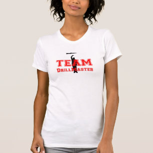 Roter Team-Ausbilder mit Bohrer T-Shirt
