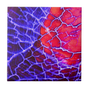 Roter u. lila gebrochener Quarz-Kristall Fliese