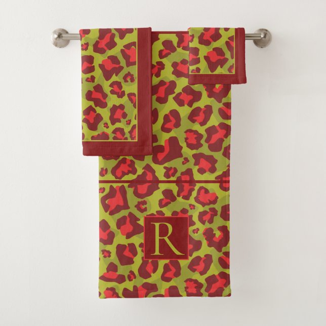 Roter und grüner Leopardendruck und Monogramm Badhandtuch Set (Insitu)