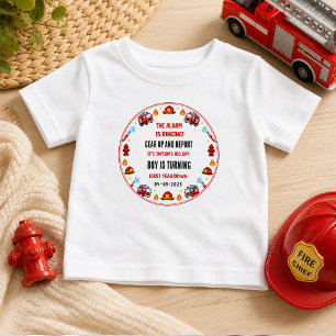 Roter und Weißer Feuerwehrwagen 1. Geburtstagsfeie Baby T-shirt