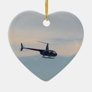 Roter und weißer Hubschrauber R44 Keramikornament