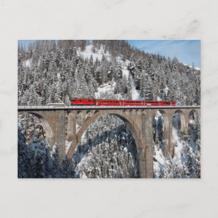 Roter Zug Pine Snow Covered Mountains Schweiz Postkarte