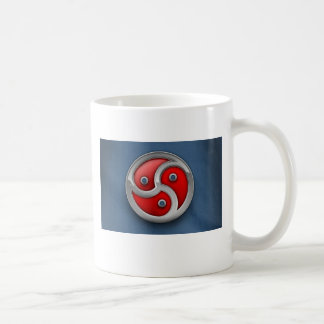 rotes blaues triskellion kaffeetasse