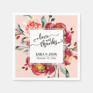 Rotes Blumenbouquet, Liebe und Dank auf Rosé Serviette