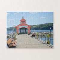 Rotes Bootshaus am Seneca-See